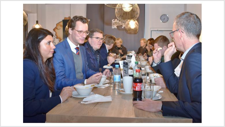 Gern gesehener Gast in Castrop-Rauxel: Hendrik Wst (2. v. l.), hier im Januar 20 bei der